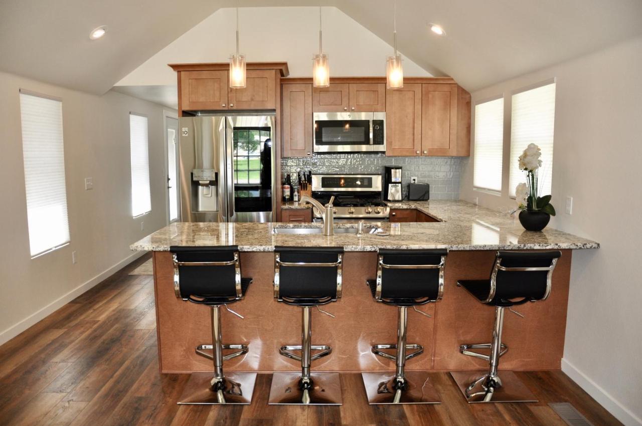 Luxurious Historic Renovated Bungalow Dt Rapid City With Private Patio Exterior foto